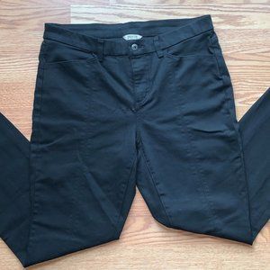 Duluth Trading Women's Jean-Netics Pull On Jeans